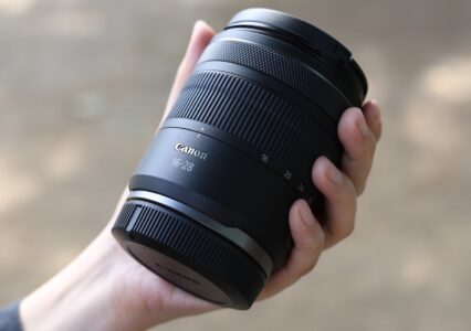 Canon przedstawia RF 16-28 mm F2.8 IS STM – szybki, ultraszerokokątny obiektyw zmiennoogniskowy, doskonały dla kreatywnych użytkowników
