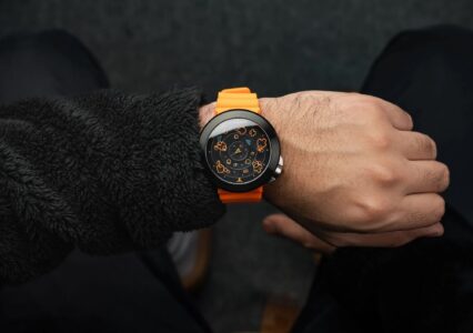 Nubeo X Atari – retro zegarek z motywem Asteroids idealny na prezent dla geeka