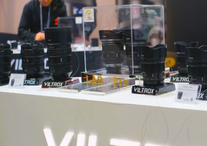 Viltrox z czterema nowymi obiektywami i zupełnie nowym produktem