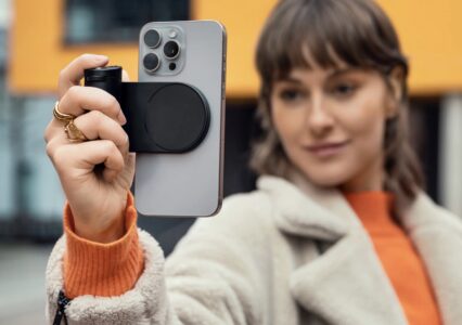 Leica LUX Grip zrobi z Twojego iPhone’a wygodne narzędzie do fotografii