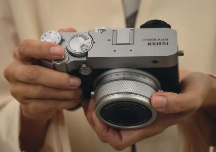 Fujifilm GFX100RF zaprezentowany oficjalnie. Duża średnioformatowa matryca, kompaktowe rozmiary i kilka ciekawych ficzerów