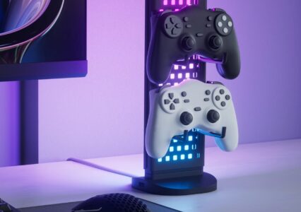 Nanoleaf Pegboard to świetna lampa biurkowa RGB z półką na pady, którą możesz sterować z PC i Maca