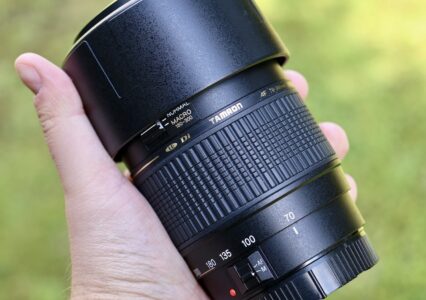 Kupiłem plastikowego Tamrona AF 70-300 mm Macro. To najtańszy zoom na spacer, ale wcale nie najgorszy wybór