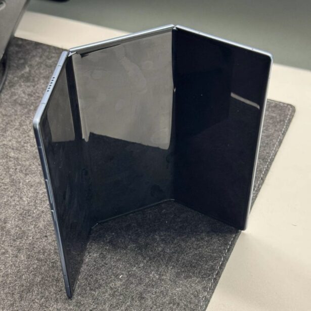 Huawei Mate XT drugiej generacji w 3 kwartale z nowym wyglądem 5 Tecno prezentuje niezwykły koncept potrójnie składanego smartfona
