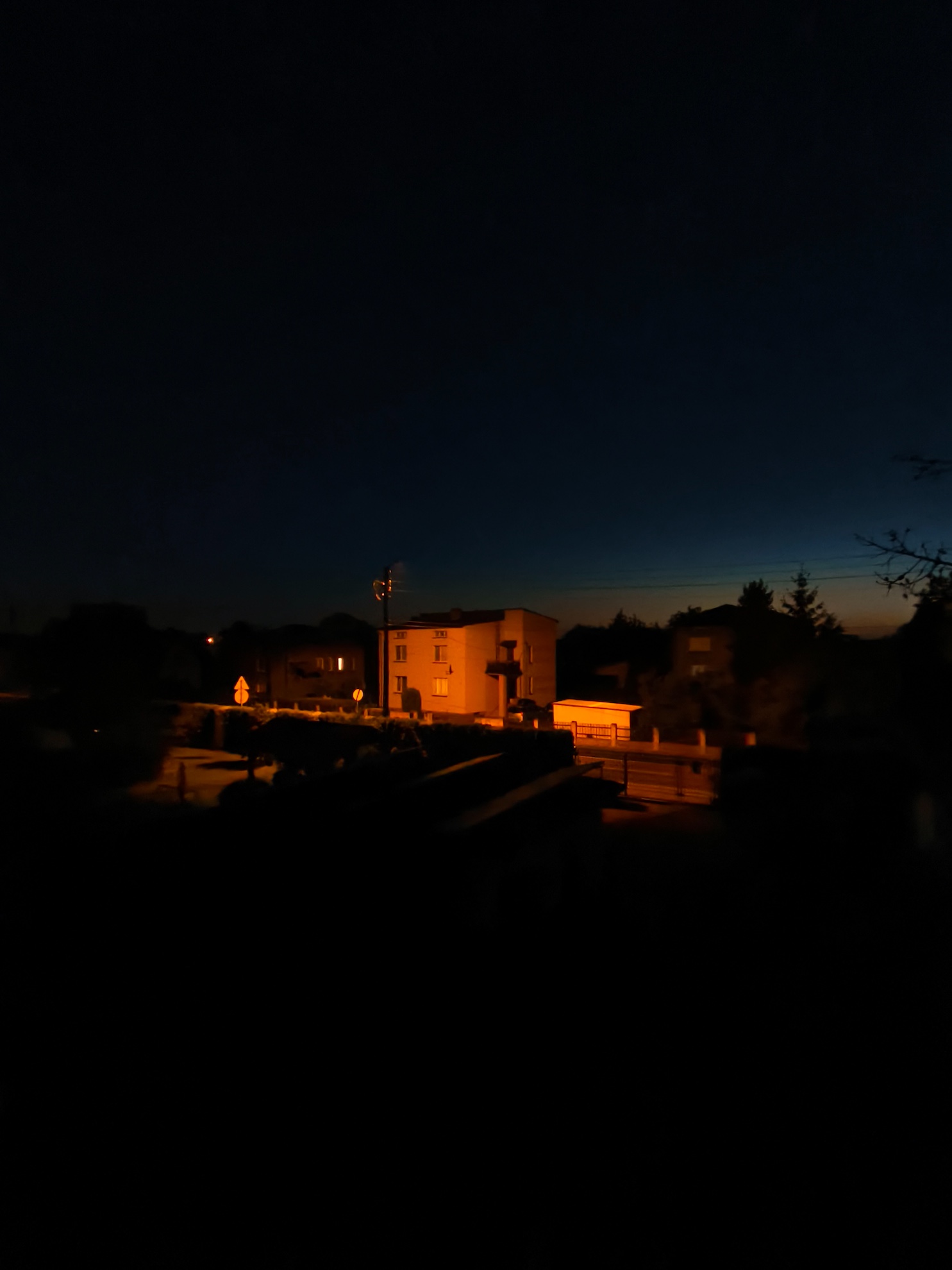 Nowe vivo X200 FE już w naszych rękach. Kompaktowa obudowa, rewelacyjny aparat ZEISS i fenomenalnie duży akumulator 44 IMG 20250707 221442