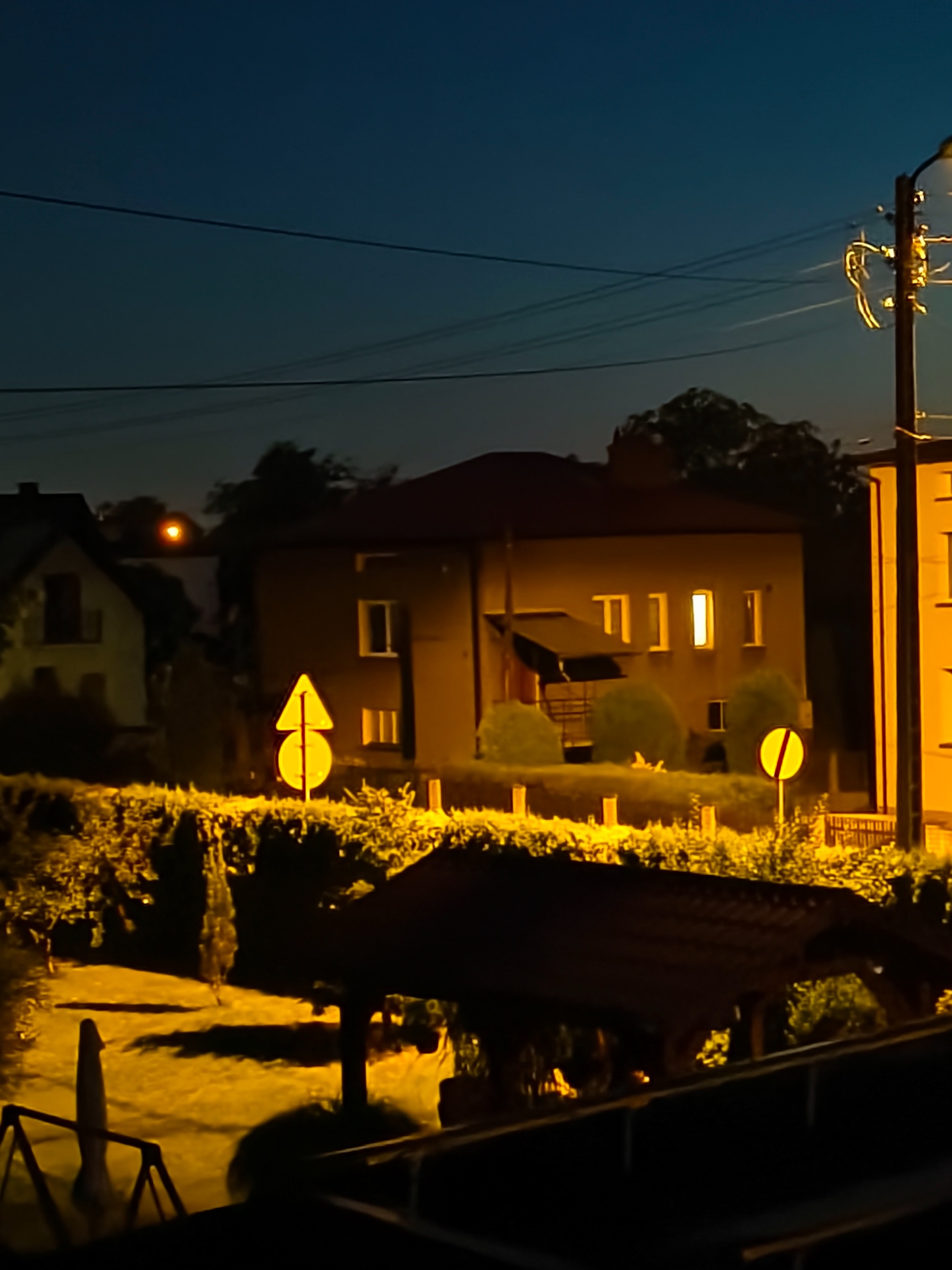 Nowe vivo X200 FE już w naszych rękach. Kompaktowa obudowa, rewelacyjny aparat ZEISS i fenomenalnie duży akumulator 47 IMG 20250707 221504