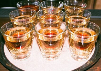 Jägerbomb w roli bohatera: nowa era domowego wywoływania