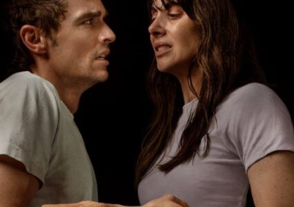 Kiedy rozstanie to nie taki łatwy deal. Together – przedpremierowa recenzja niekomfortowego horroru