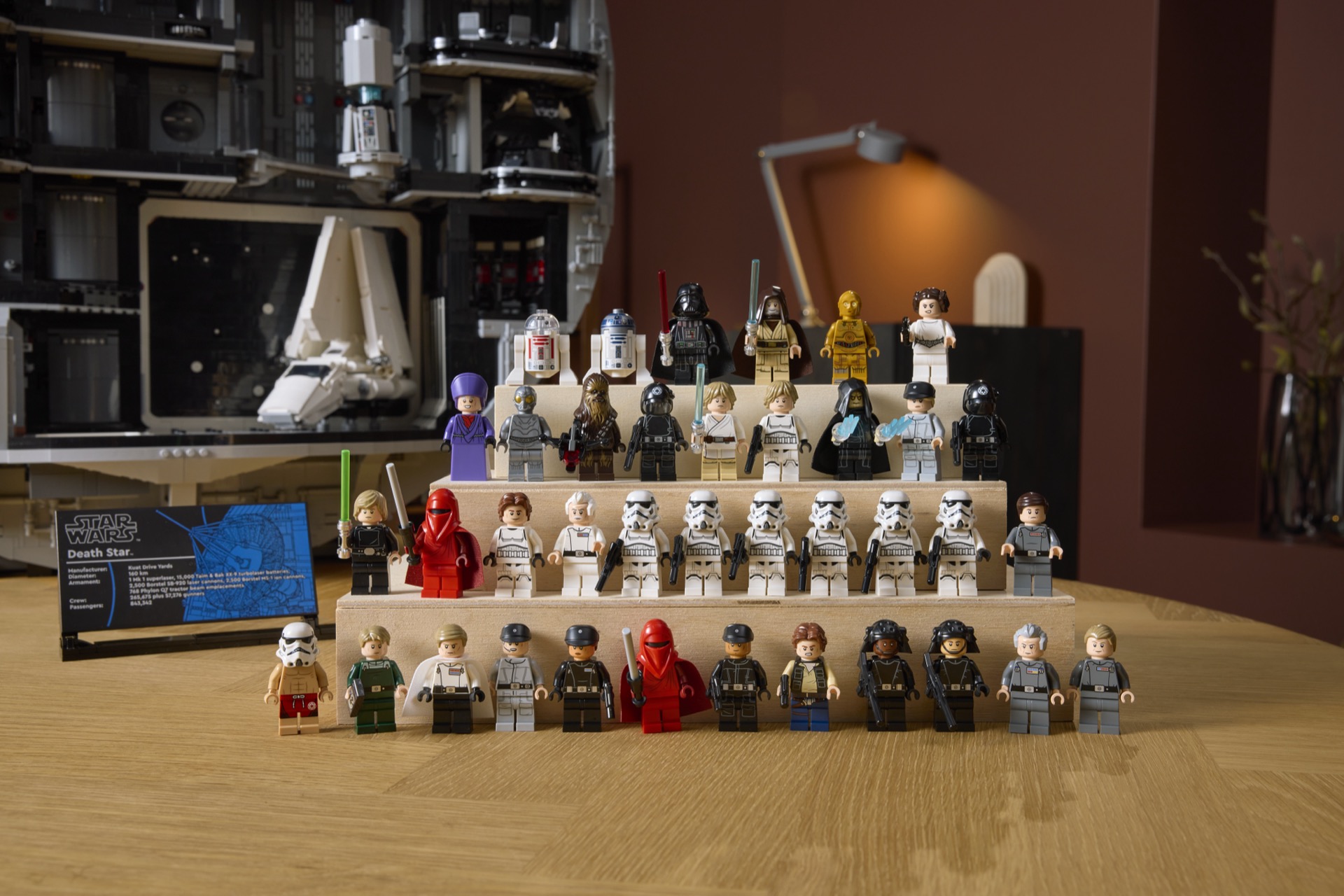 Ogromna Gwiazda Śmierci z LEGO już jest! Ma 38 minifigurek i ponad 9 000 klocków 10 75419 Lifestyle Build 10