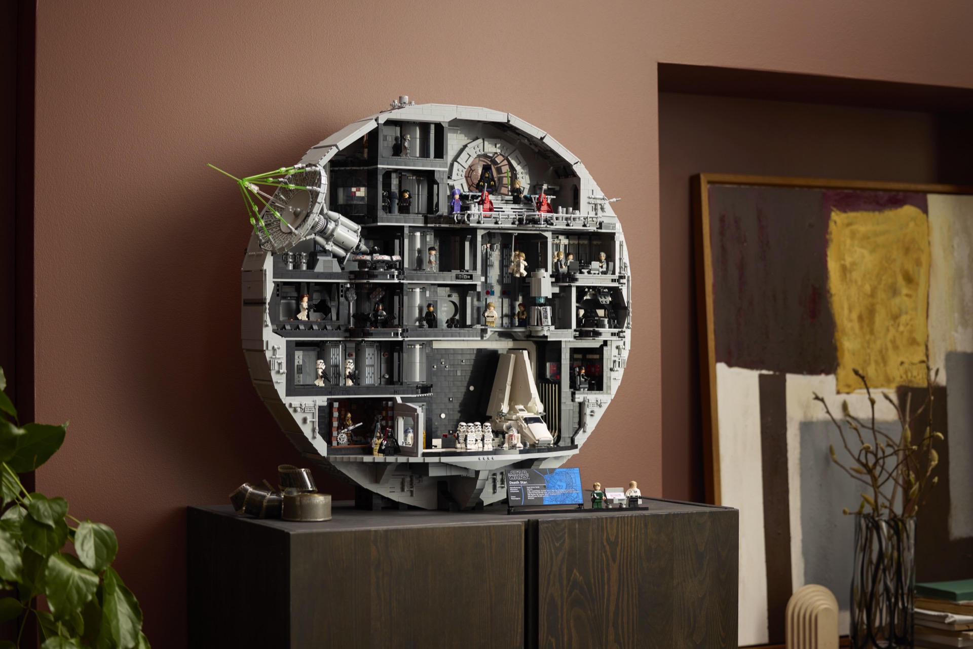 Ogromna Gwiazda Śmierci z LEGO już jest! Ma 38 minifigurek i ponad 9 000 klocków 9 75419 Lifestyle Envr 04