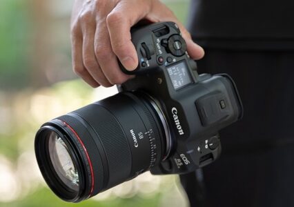Canon zaprezentował portretowy obiektyw 85 mm zaprojektowany z myślą o hybrydowym filmowaniu i fotografii