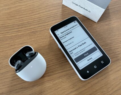 Google Pixel Buds 2a i Mudita Kompakt