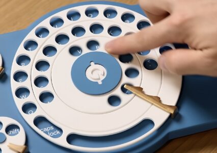 Google zrobiło klawiaturę z obrotową tarczą wyboru jak w starym telefonie