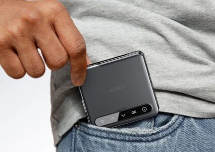 Aurzen ZIP Tri-Fold Mini HD debiutuje w Polsce. To mini-projektor, który schowasz do kieszeni