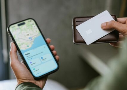 Nomad Tracking Card Pro to lokalizator jak metalowa karta bankomatowa. Ma rekordowy czas pracy