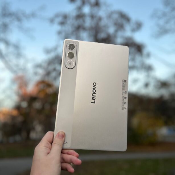 Lenovo zakłada czapkę św. Mikołaja i serwuje świetne promocje na święta. To laptopy, tablet i konsola Legion Go S SteamOS