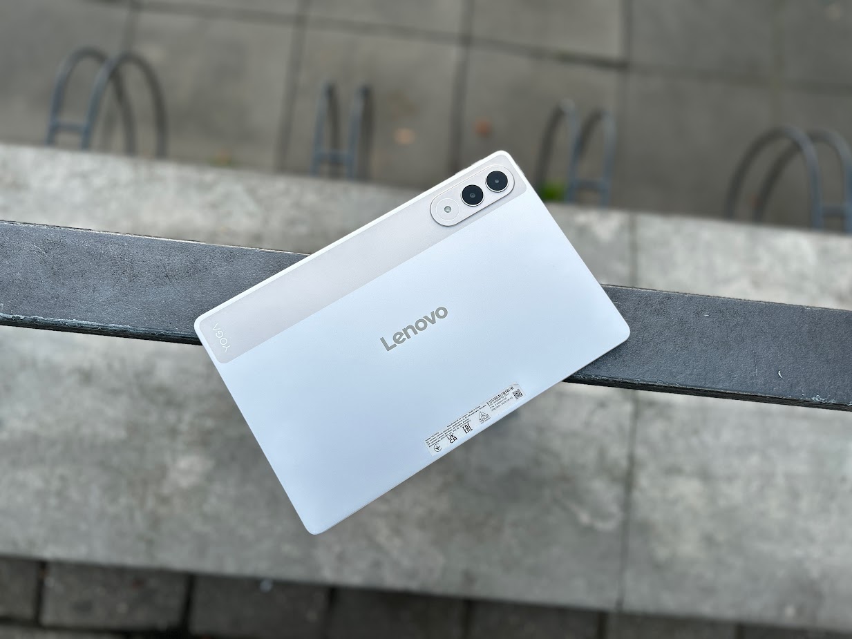 Lenovo zakłada czapkę św. Mikołaja i serwuje świetne promocje na święta. To laptopy, tablet i konsola Legion Go S SteamOS 13 lenovo9