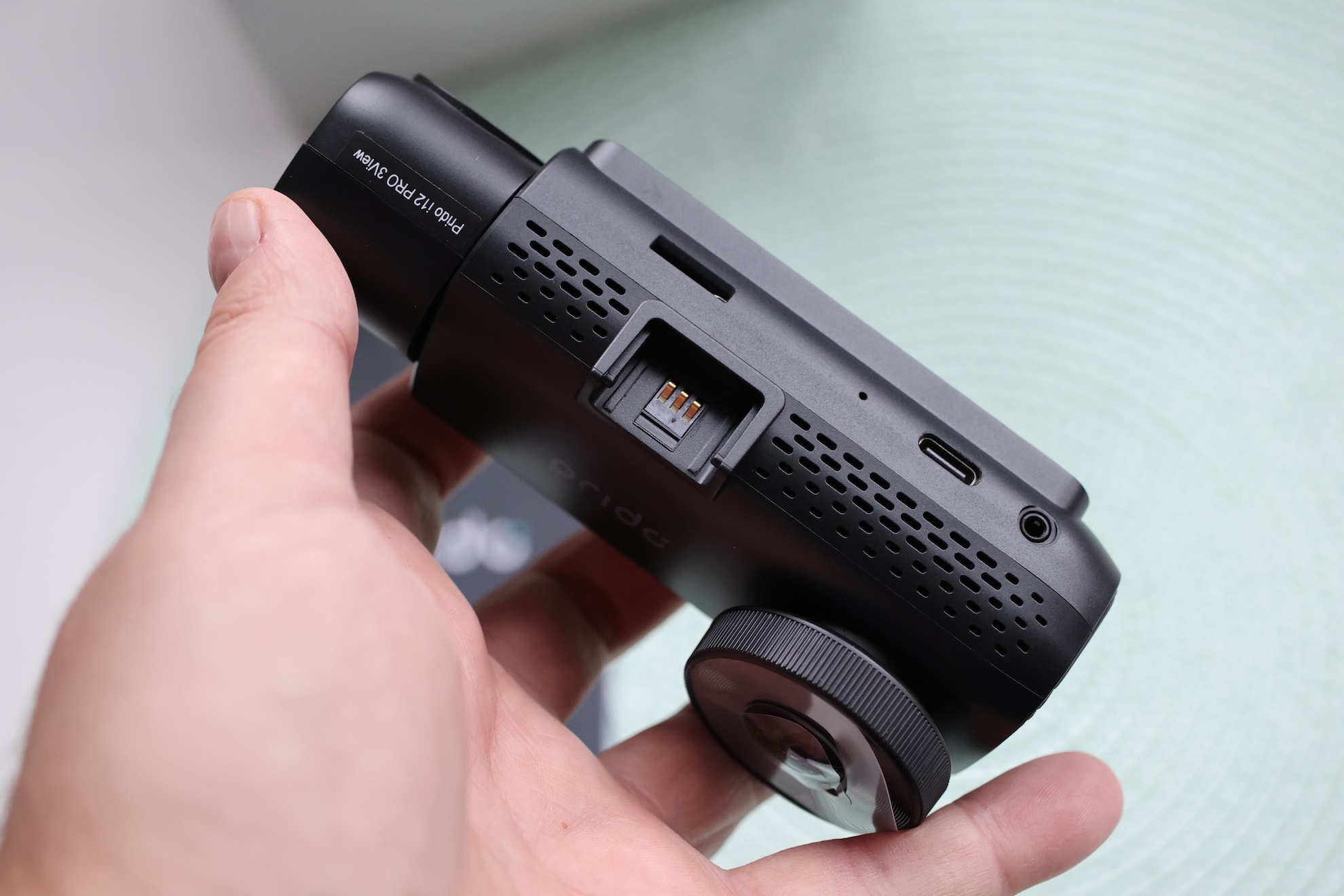 Prezentownik dla każdego i w świetnych cenach z wideorejestratorami Prido, Air Fryerem i lokówką Cecotec oraz drogowym hitem od TomTom 19 Prido i12 PRO 3-View HDR