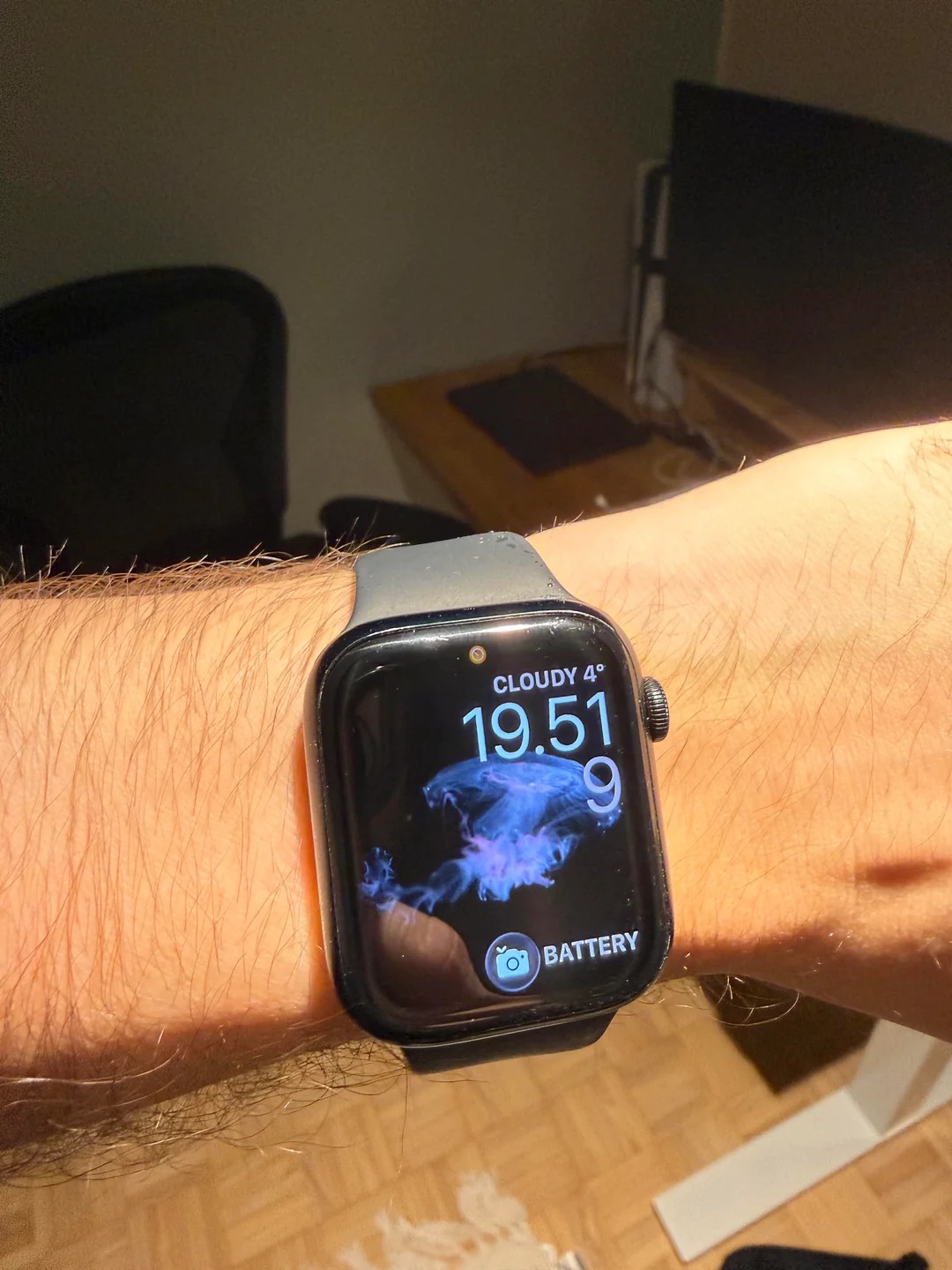 Apple Watch przeleżał 1,5 roku pod wodą w jeziorze. Okazuje się, że nadal działa! 6 Apple Watch 7