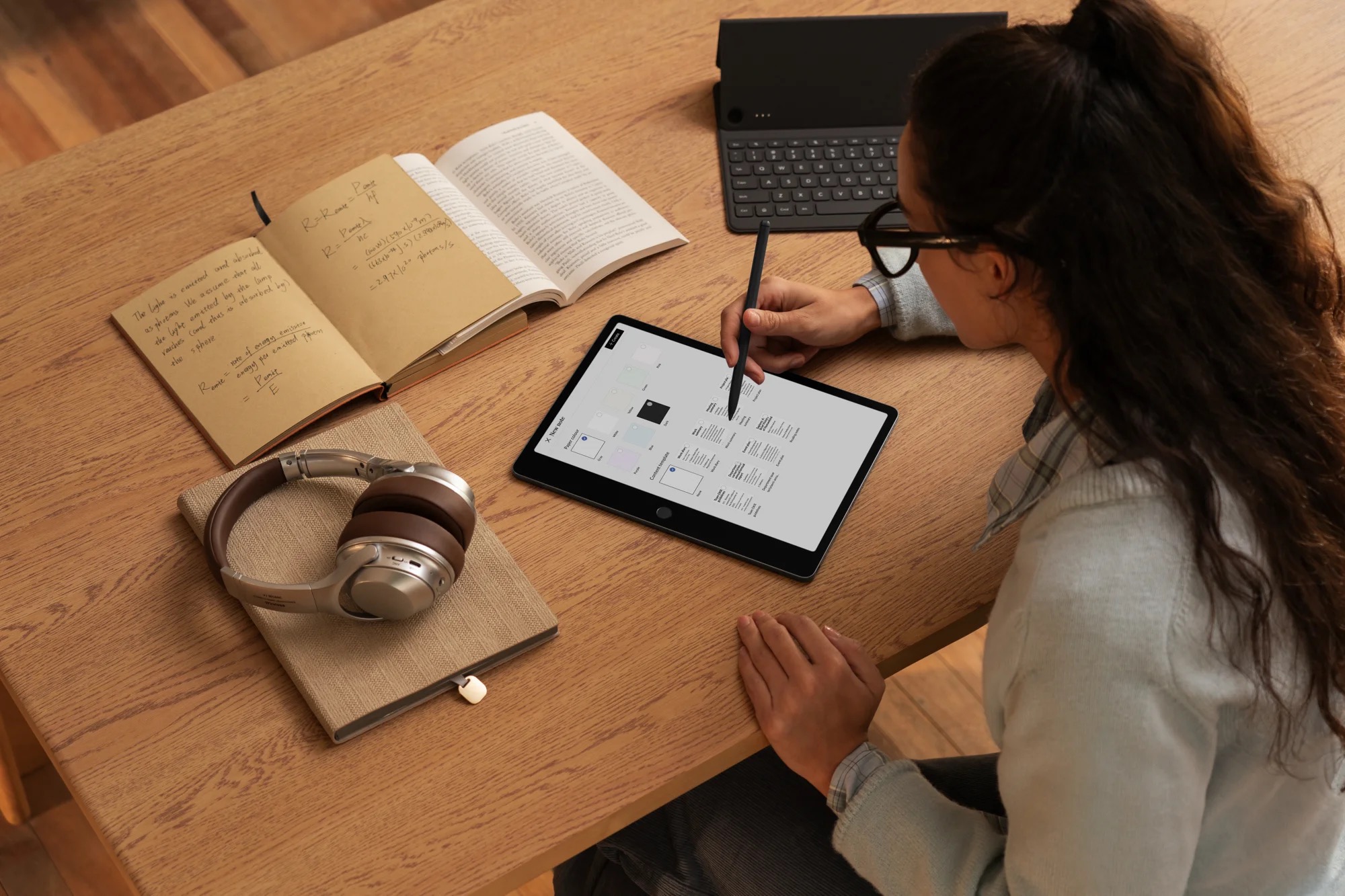 TCL Note A1 NXTPAPER to ostateczny tablet do pracy. Ekran 12 cali jak papier, 8 mikrofonów, klawiatura i świetna cena 8 TCL Note A1 NXTPAPER