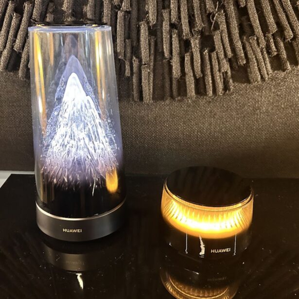 HUAWEI WiFi Mesh X3 Pro debiutuje w Polsce. To router o niebanalnym designie