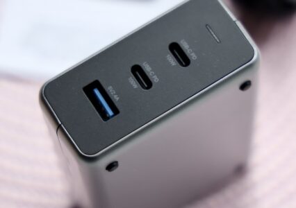 Satechi 30W USB-C PD GAN Wall Charger i 100W USB-C PD GAN Compact Charger – dwie ładowarki, które są zawsze w moim plecaku (minirecenzja)