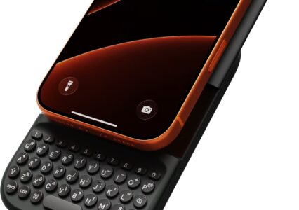 Kolejny niecodzienny pomysł Clicks. Klawiatura z powerbankiem zgodnym z MagSafe