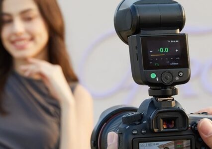 Godox V1 mid – debiutuje kompaktowa lampa reporterska z okrągłą głowicą