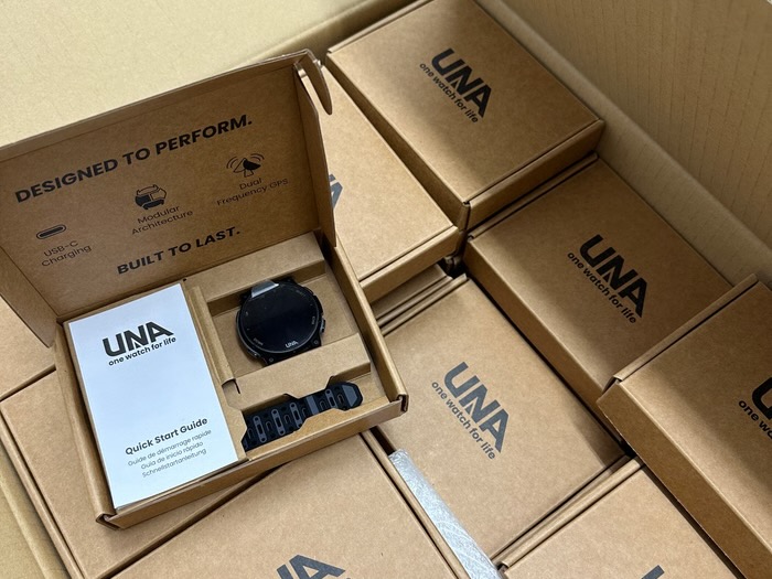 UNA Watch opóźniony jeszcze raz, nawet po wysłaniu połowy zamówień 4 Zegarki UNA Watch gotowe do wysyłki