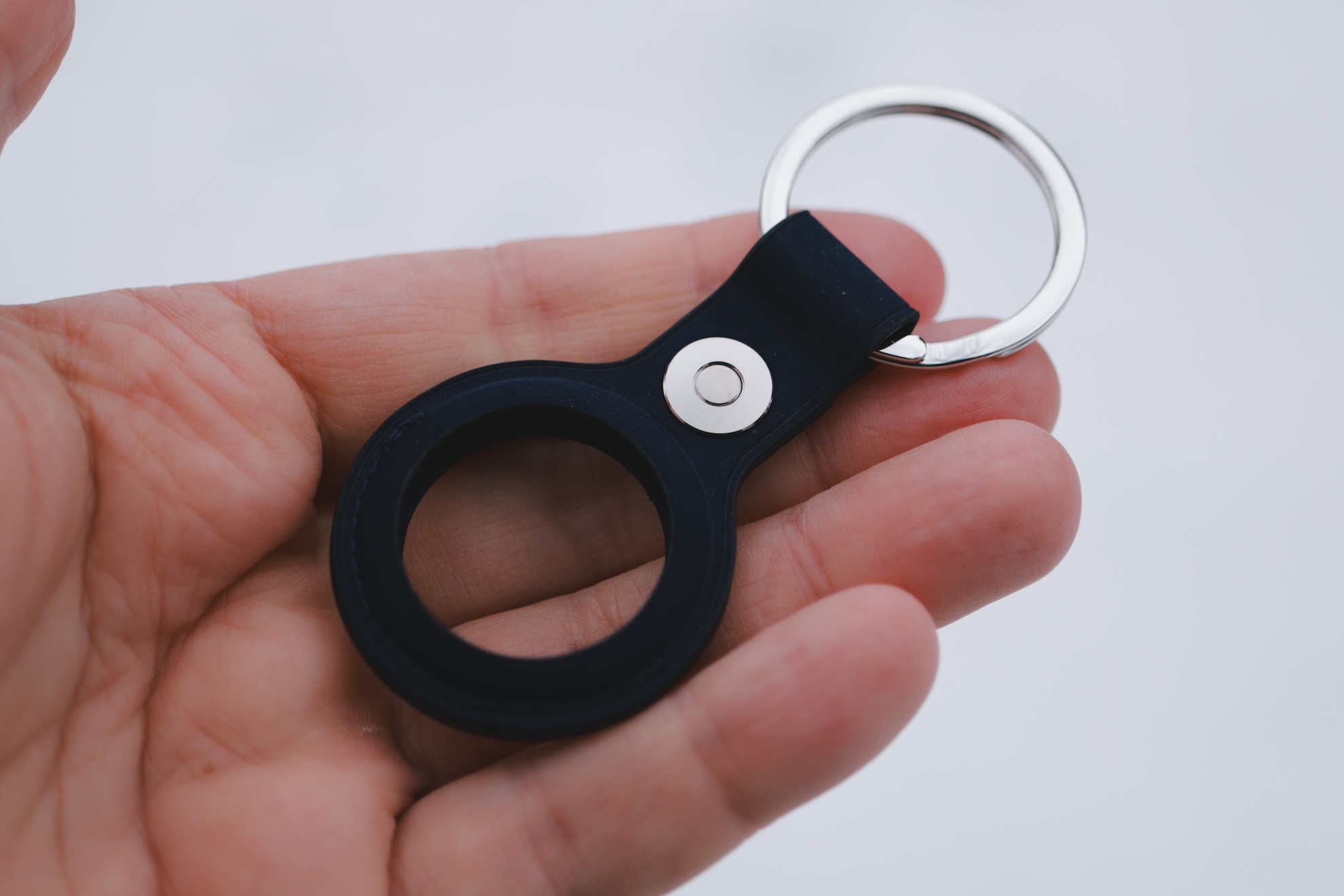 Apple AirTag 2 i etui FineWoven Key Ring