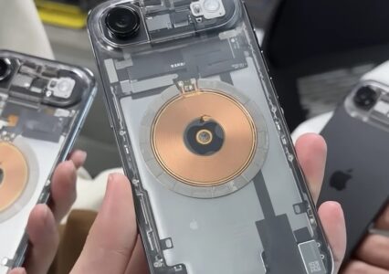 Przeźroczysty iPhone Air z fizycznym slotem kart SIM. Modyfikacja robi wrażenie