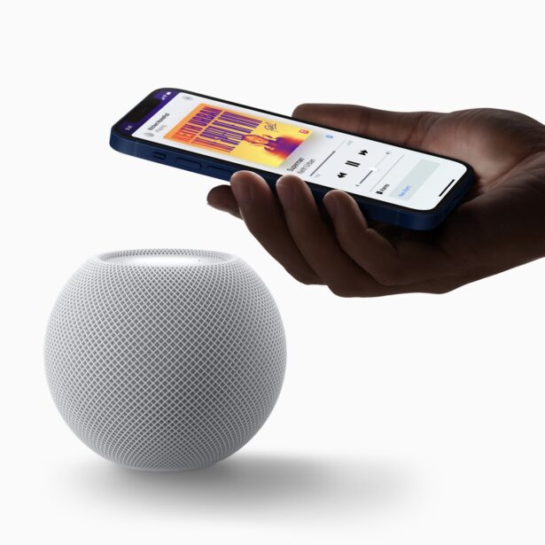 Nowy HomePod i Apple TV już niedługo. Siri z AI też dla Europejczyków 5 Zapasy HomePoda i HomePoda mini w stacjonarnych sklepach kurczą się. To znak, że idą nowe modele!