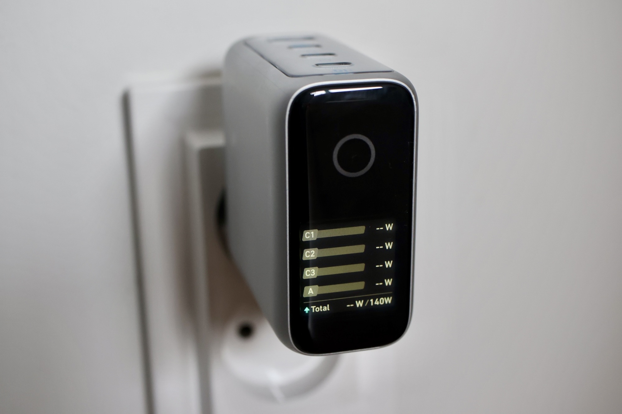 Anker Charger (140W, 4-Port, PD 3.1) - zasilacz ostateczny dla MacBooka i każdego smartfona 19 Anker Charger (140W, 4-Port, PD 3.1)