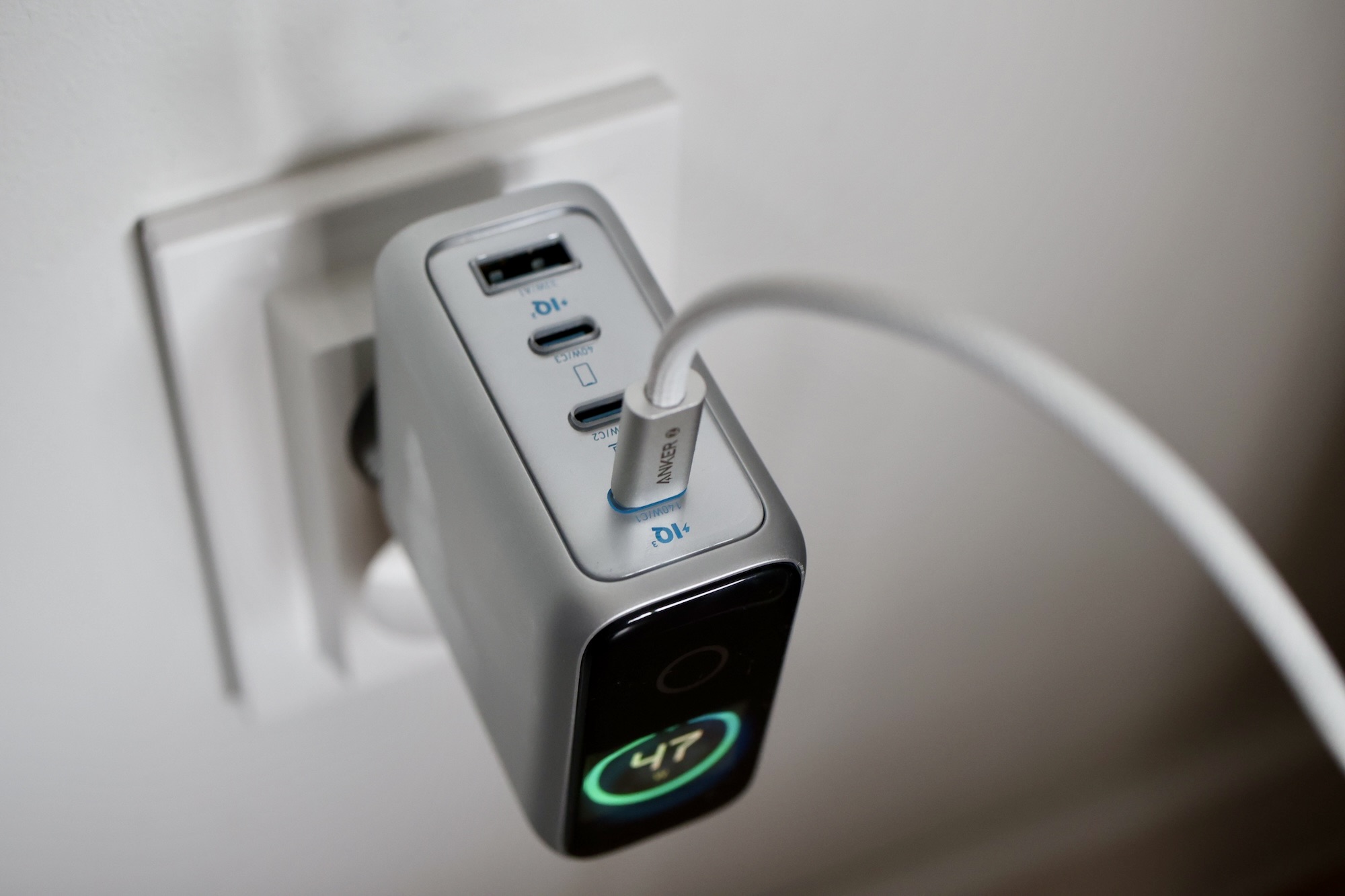 Anker Charger (140W, 4-Port, PD 3.1) - zasilacz ostateczny dla MacBooka i każdego smartfona 14 Anker Charger (140W, 4-Port, PD 3.1)