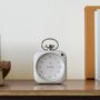 Balmuda The Clock. Producent wiralowego smartfona powraca ze smart budzikiem stworzonym przez Jony’ego Ive’a