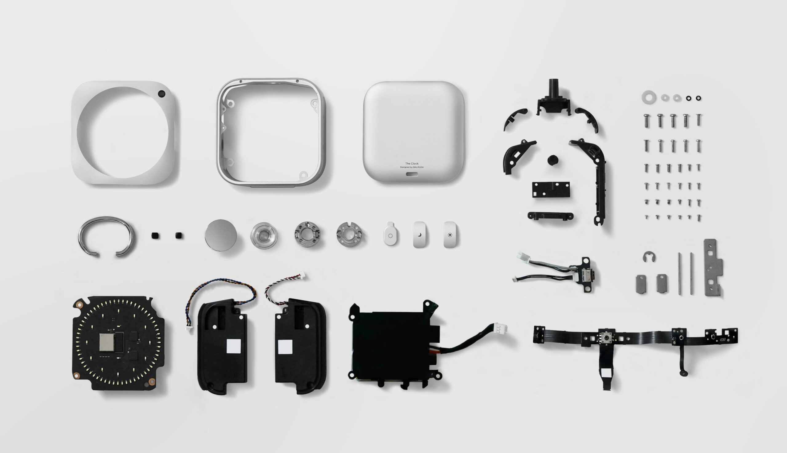 Balmuda The Clock. Producent wiralowego smartfona powraca ze smart budzikiem stworzonym przez Jony’ego Ive’a