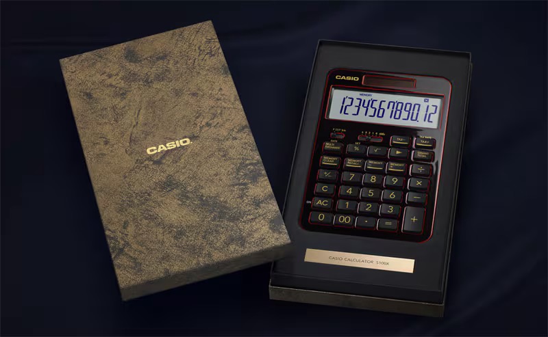 Debiutuje Casio S100X. To kalkulator za 2300 zł, którego luksusowe wykończenie trwa cały miesiąc 13 Obrazek 2 4