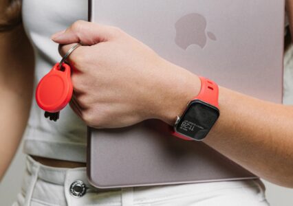 Nomad Rugged Keychain — tanie i rewelacyjnie kolorowe breloki do AirTagów