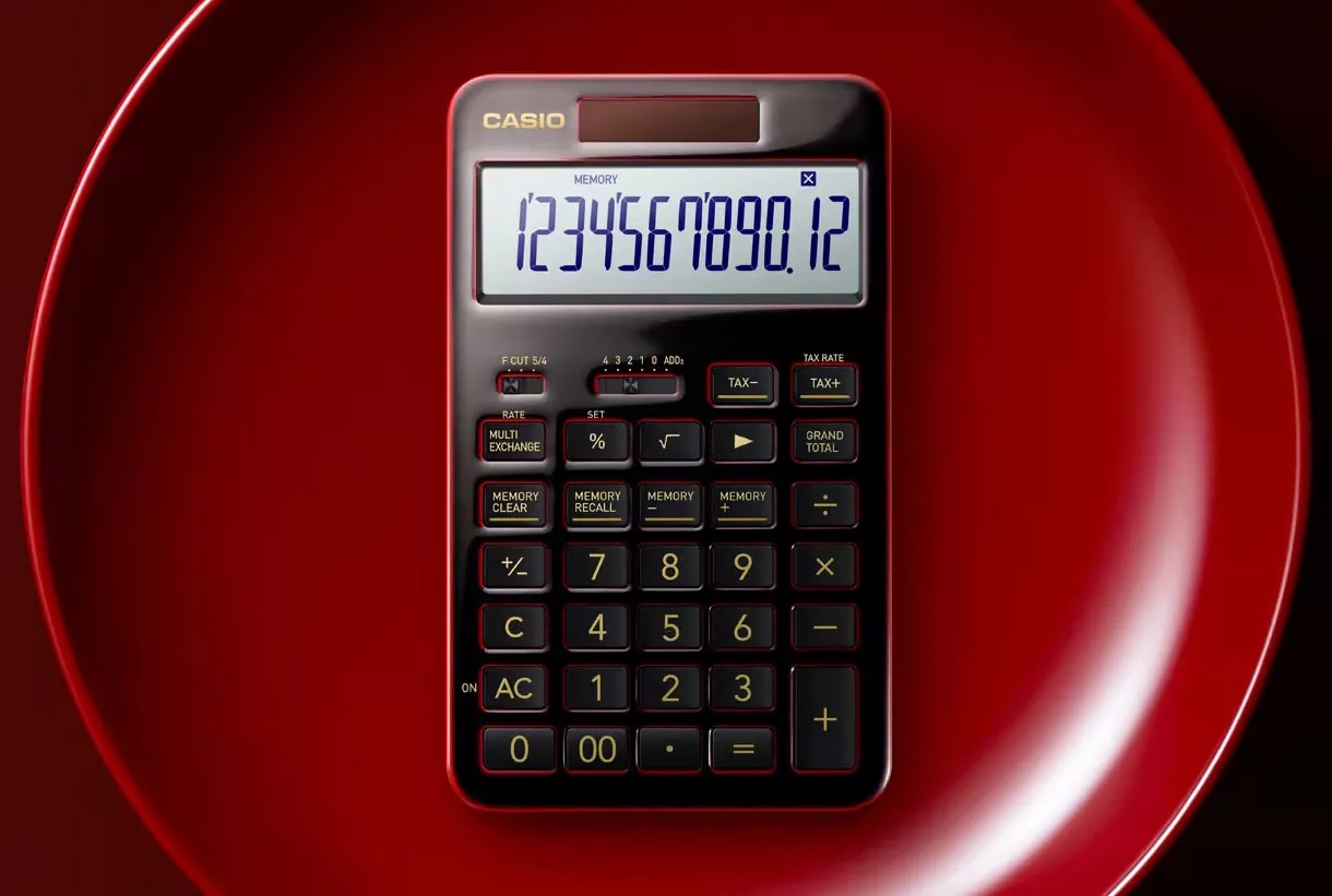 Debiutuje Casio S100X. To kalkulator za 2300 zł, którego luksusowe wykończenie trwa cały miesiąc 8 Casio S100X