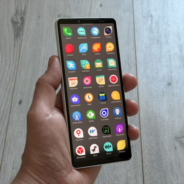 SailfishOS na Xperii 10 V to ciekawe demo, ale nie róbcie tego. Musimy poczekać na Jolla Phone