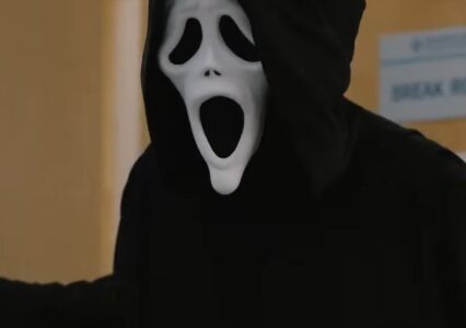 Wazzzuuup! Straszny Film 6 na pierwszym zwiastunie. Oto lista sparodiownych filmów