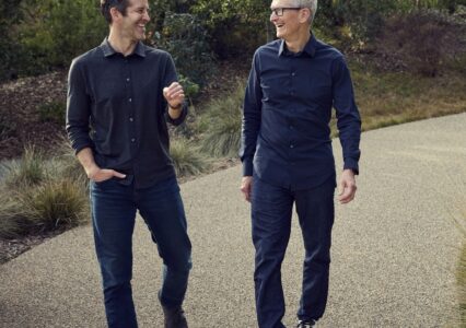 Tim Cook ustępuje z roli szefa Apple. Zastępuje go John Ternus