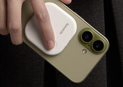 SpeakON to magnetyczne urządzenie AI, które zamienia głos na tekst – przetłumaczy, poprawi i zmieni ton w zależności od aplikacji