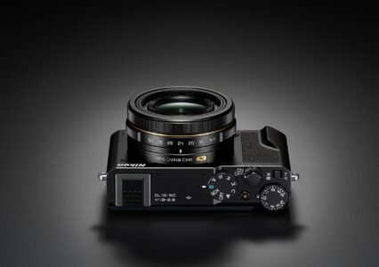 Nikon jest spóźniony na imprezę, ale prace nad kompaktem trwają