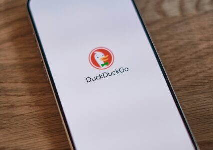 Niektórzy mają dość wpychanego na siłę AI i zyskuje na tym DuckDuckGo