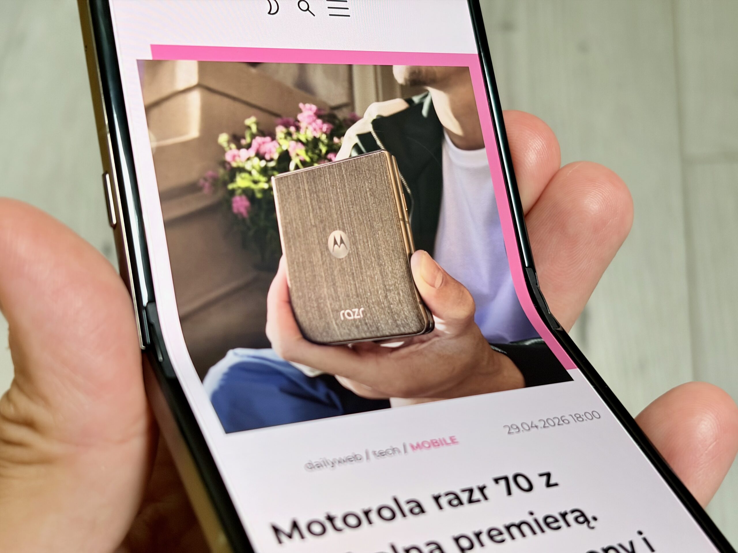 Motorola razr 70 ultra – tu jest wszystkiego pod dostatkiem. Pierwsze dni z flagową „klapką” 17 Motorola razr 70 Ultra