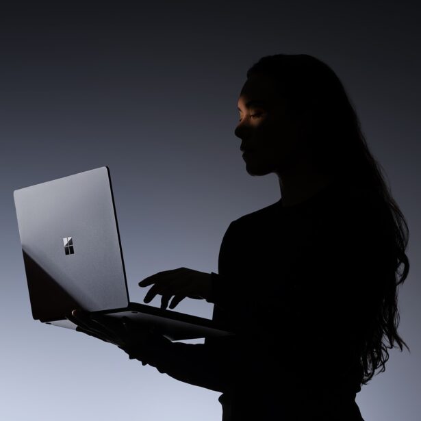 Microsoft powalczy z MacBookiem. Poznajcie Surface Laptop Ultra z procesorem NVIDIA