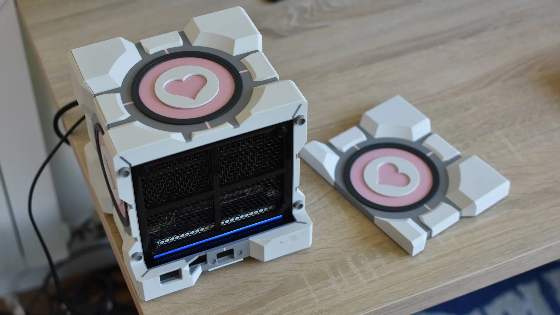 Szybko poszło - dbrand wycofuje obudowę Companion Cube do Steam Machine niecały tydzień po premierze 14 companion cube steam machine rock paper shotgun