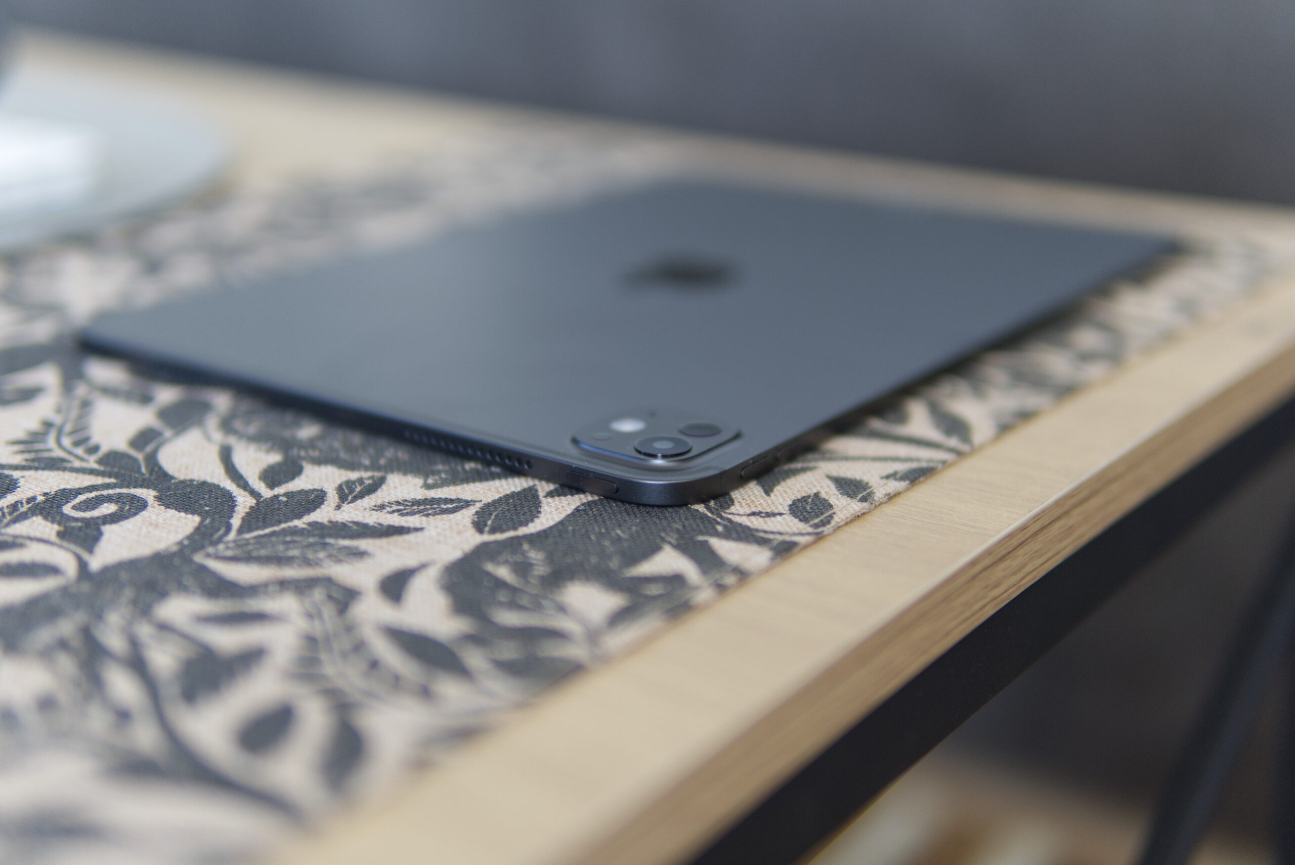 ipad pro table scaled