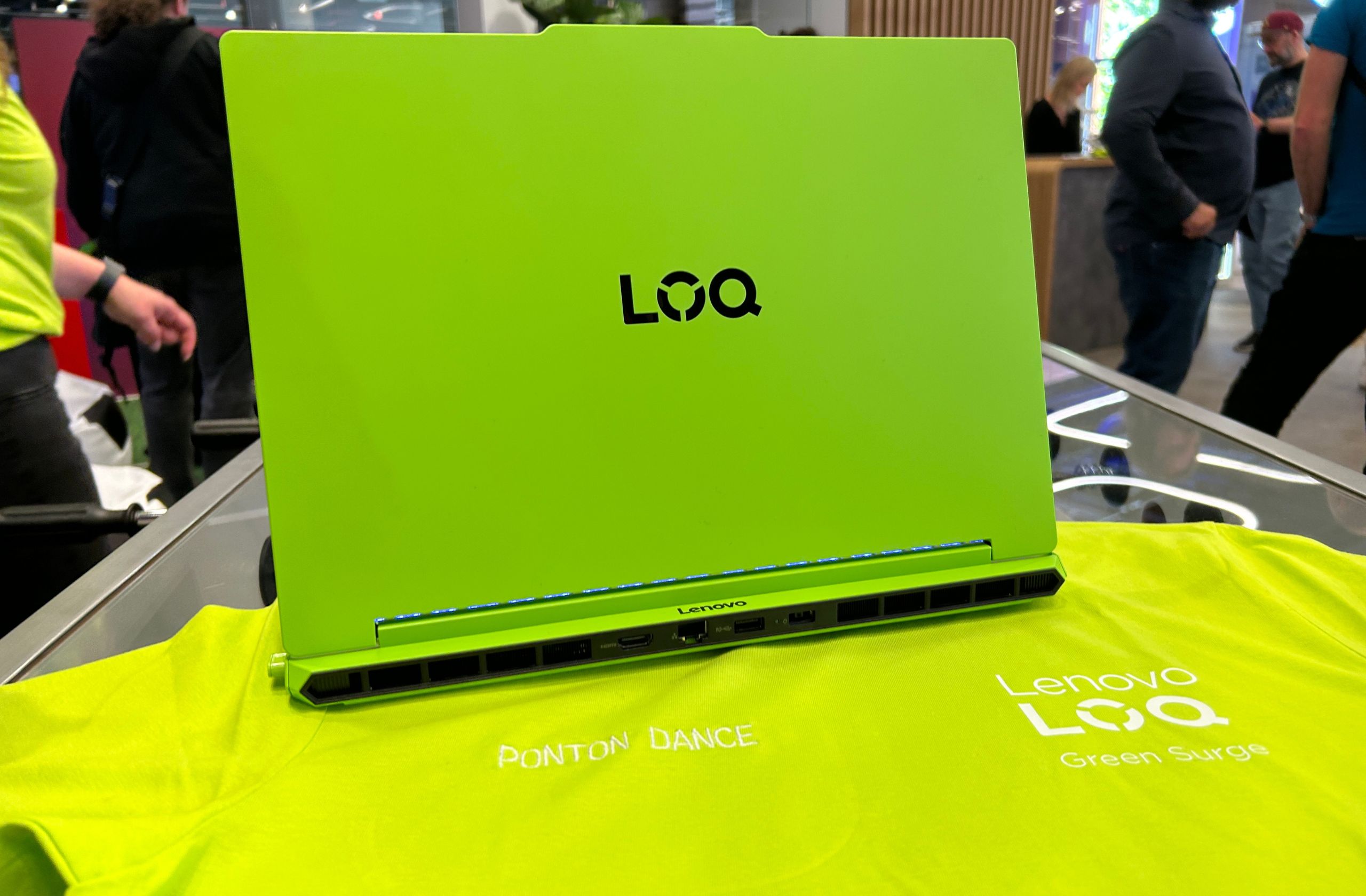 Lenovo LOQ 15AHP11 Lenovo LOQ 15AHP11